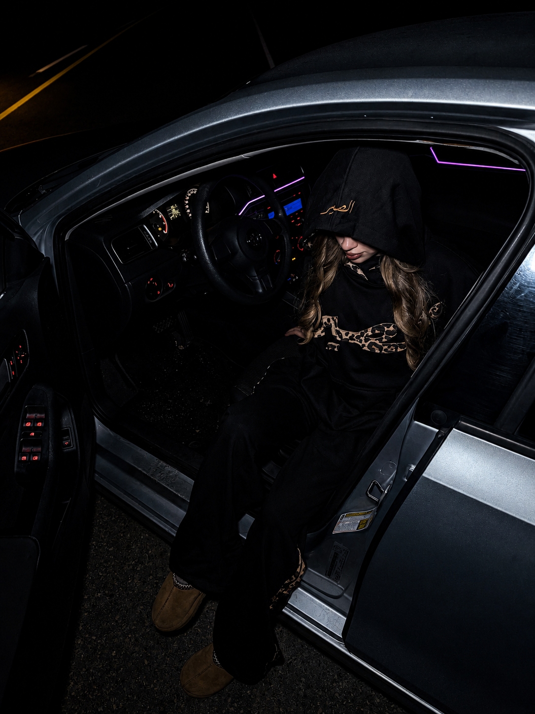 "HIDDEN IN PLAIN SIGHT" SWEATS - BLACK
